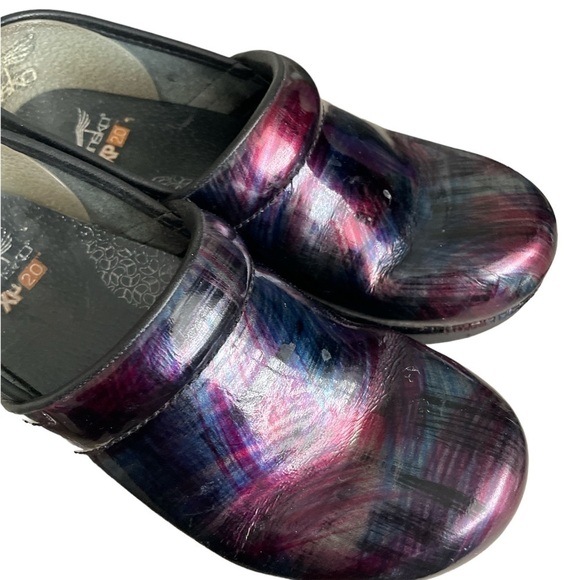 Dansko XP 2.0 Color Sweep Patent Clogs - Picture 5 of 7